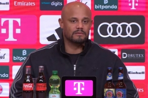 孔帕尼:总有一两名球员无故被批评,杰克逊没做错什么且训练刻苦 - 资讯配图