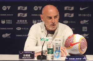 沪媒:2026年3场正赛一球未进,进攻乏力是海港队目前最大问题 - 资讯配图