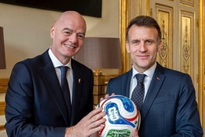 法媒：因凡蒂诺来到巴黎和法国总统马克龙会面，德约卡夫陪同 - 资讯配图