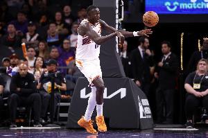 略微出手！马卢阿奇21分钟送出5次盖帽 平本赛季新秀单场最高 - 资讯配图