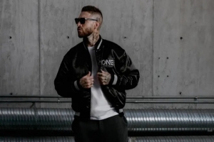 马卡:拉莫斯创立高端服装品牌ONE,下周一推出,每年限量发售 - 资讯配图