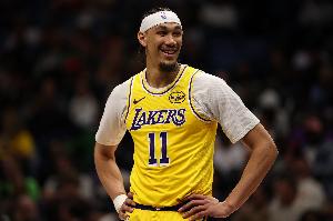 海斯相比上个赛季最大进步在于？里夫斯：他更成熟了 - 资讯配图