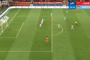 越位在先!武磊补射破门无效,海港仍1-2落后河南 - 资讯配图