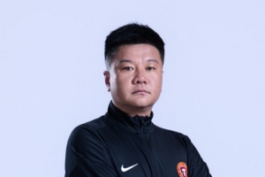 奋进 · 2026 | 辽宁铁人中超元年定妆照 - 资讯配图