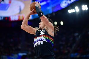 不理想!阿隆·戈登复出7投仅1中拿到3分 三分3中0 - 资讯配图