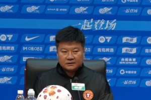 李金羽:开赛时队员们略显紧张 来到崭新平台我们也需要交点学费 - 资讯配图