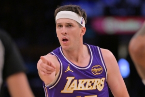 不常见!里夫斯第四节犯满离场 生涯第2次毕业&上次是在2024年1月 - 资讯配图