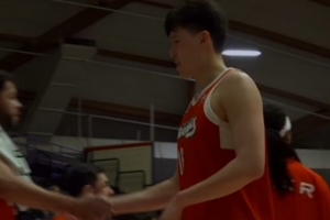 内外开花!杨瀚森G联盟首节能攻能传能防 5中5砍11分3板2助1帽 - 资讯配图