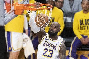 退役后希望如何被名记?詹姆斯:我对篮球全身心投入 从未欺骗过 - 资讯配图