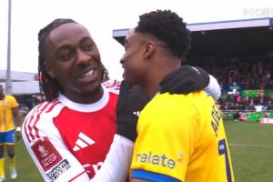 埃泽：场地很艰难但任务完成，我们正在争取所有能赢得的奖杯 - 资讯配图