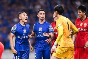 缺中锋的海港，跟少边锋的申花，哪一个更强？ - 资讯配图