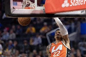 奇兵!乔丹·米勒半场3中3贡献9分6助 正负值+18最高 - 资讯配图