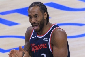 一点水不敢划！伦纳德15中8拿下28分5板2助1断 次节独得15分 - 资讯配图