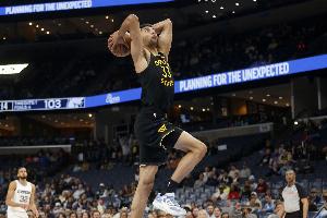 戴格诺特:莱昂斯是出色竞争者 对他在勇士站稳脚跟不意外 - 资讯配图