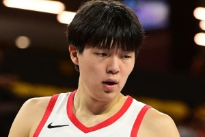 被吐槽只聊杨瀚森?解说:没小杨你都看不到这场球 不要本末倒置 - 资讯配图