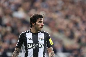 太阳报:皇马球探考察托纳利,准备加入曼城和阿森纳的竞购行列 - 资讯配图