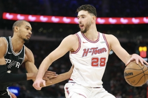 NBA彩经：绿军力擒骑士 湖人难胜尼克斯 马刺轻取火箭 - 资讯配图