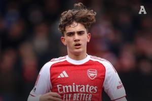 TA撰文称赞道曼：今夏还要参加中考的他，已是场上最从容的一个 - 资讯配图