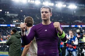 即将40岁！图片报：拜仁计划在诺伊尔40岁生日前后谈续约问题 - 资讯配图