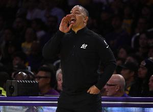 背靠背!快船昨天领先25分被马刺逆转 今天落后19分逆转灰熊 - 资讯配图