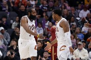 登球大战双探花！ESPN预测明日胜率：骑士57% 凯尔特人43% - 资讯配图