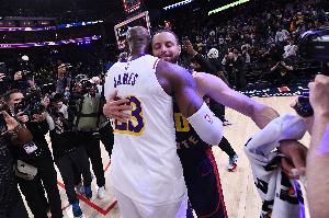 Spears:休赛期肯定会有强援加入勇士的 无论是字母哥或者詹姆斯 - 资讯配图