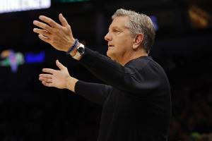 惨败魔术！芬奇：球队的努力程度是够的 问题更多是战术执行失误 - 资讯配图