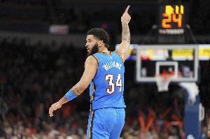 肯威：亚历山大总是想在关键时刻要球 他一直都是这样的人 - 资讯配图