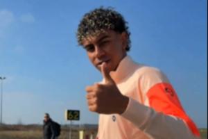 看来上课没偷懒亚马尔抵达纽卡斯尔后调侃:我现在只说英语 - 资讯配图