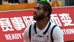 暴扣不断！克里斯半场11中8高效拿下16分3板2助2断 - 资讯配图