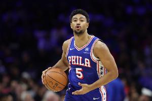 尽力了！格莱姆斯15中9拿26分6板 乌布雷15中10得24分5板 - 资讯配图