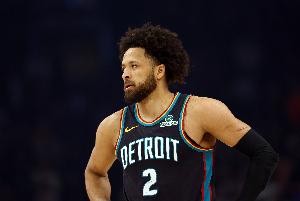 解说:坎宁安承担大量的组织和不轻的防守任务 他达到了一阵水准 - 资讯配图