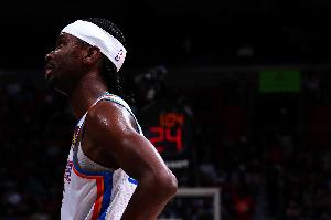 亚历山大连续125场得分20+ 距追平NBA历史纪录只差一场！ - 资讯配图