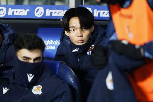 被骂“该死的中国佬”！世体：西足协已介入日本后卫遭歧视事件 - 资讯配图