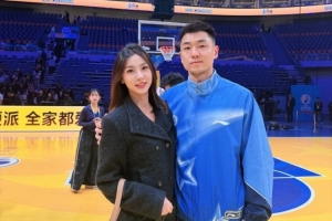 娇妻在旁！高诗岩更博晒出全明星系列照：全明星X3 - 资讯配图