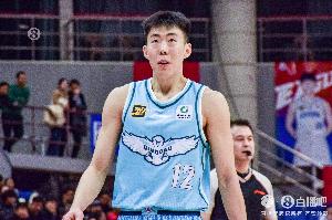 能投能扣得分上双!段昂君半场6中4拿到10分1抢断 - 资讯配图