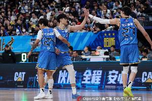 象征性表示一下~周琦&曾凡博皆出战不到3分钟 分别拿2分&3分 - 资讯配图