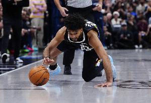 不顺！掘金时隔114天终于排出正统首发 但仅打5分钟穆雷受伤 - 资讯配图