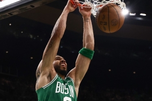 马祖拉：对于篮板和个人防守 我们会给塔图姆很多耐心和包容 - 资讯配图