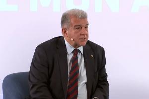 拉波尔塔:哈维被人利用了,同一批球员给他带就输,弗里克带就赢 - 资讯配图