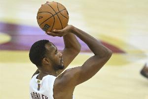 无力回天!莫布里19中10拿到24分8板3帽 三分6中2 - 资讯配图