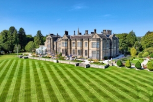 世体:巴萨入住纽卡“霍格沃茨”式酒店,宛如哈利·波特魔法世界 - 资讯配图