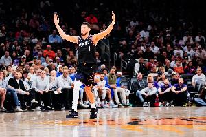 脱胎换骨!太阳本赛季37胜27负&暂列西部第七 胜场数已超过上赛季 - 资讯配图