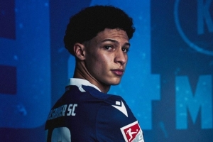 德媒:拜仁关注19岁前锋法哈特,卡尔斯鲁厄想要1000万到1200万欧 - 资讯配图