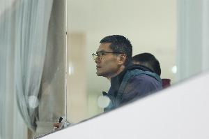 记者:邵佳一现场观战浙江vs青岛西海岸,郑智飞机上研究录像 - 资讯配图