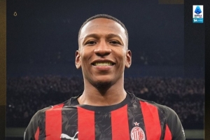 攻入唯一进球！埃斯图皮尼安当选米兰德比全场最佳球员 - 资讯配图