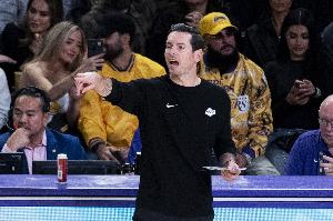 雷迪克谈行程紧张：这是艰苦的比赛 我们靠拼劲拿下了胜利 - 资讯配图