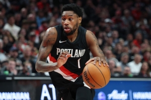 这位兄弟可以深交！韦斯利助攻杨瀚森暴扣得手 全场贡献2助攻 - 资讯配图