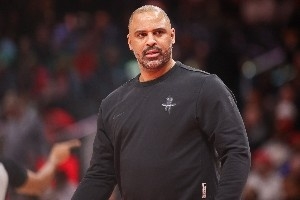 乌度卡直言球队已失去强硬特质 仅剩19场比赛火箭能否找回血性？ - 资讯配图