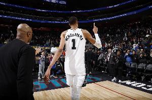 遇强则强！马刺对阵60%以上胜率球队战绩16-8 四胜雷霆&三胜火湖 - 资讯配图